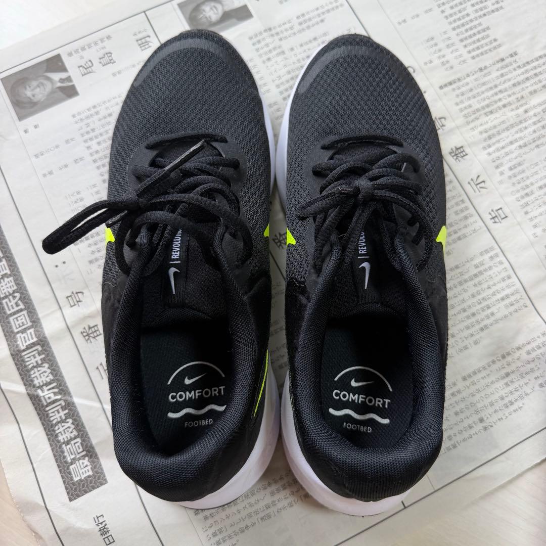 NIKE REVOLUTION スニーカー ブラック イエロー — image 3