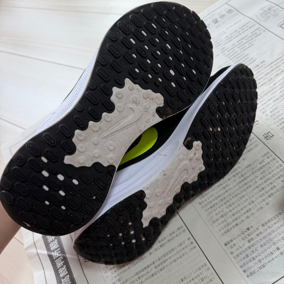 NIKE REVOLUTION スニーカー ブラック イエロー — image 4