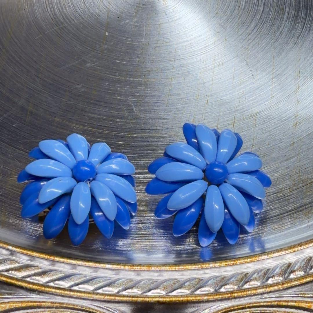 W.GERMANY刻印 ヴィンテージ ブルーフラワー クリップイヤリング — image 5