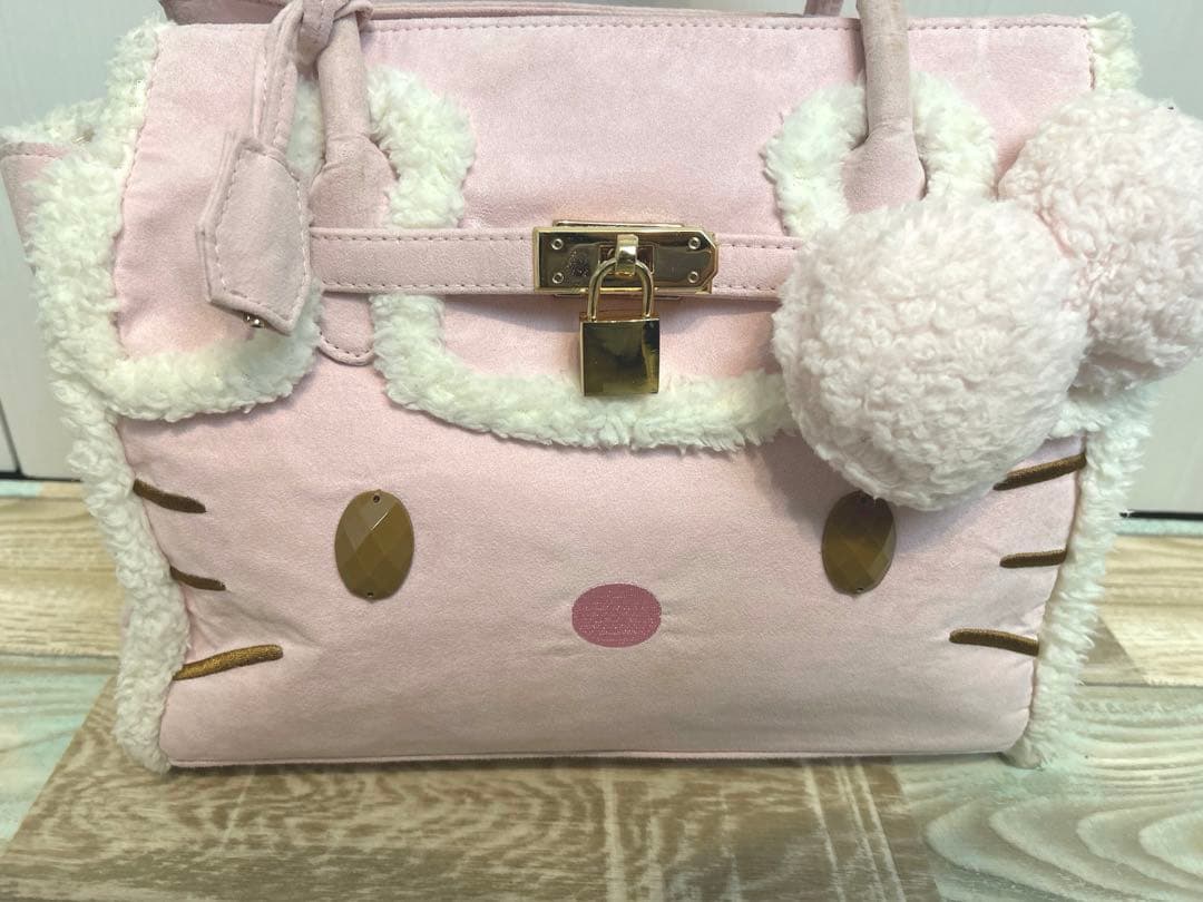 即完売品　キティ　ハローキティ　フェイス型 ハンドバッグ ムートン — image 2
