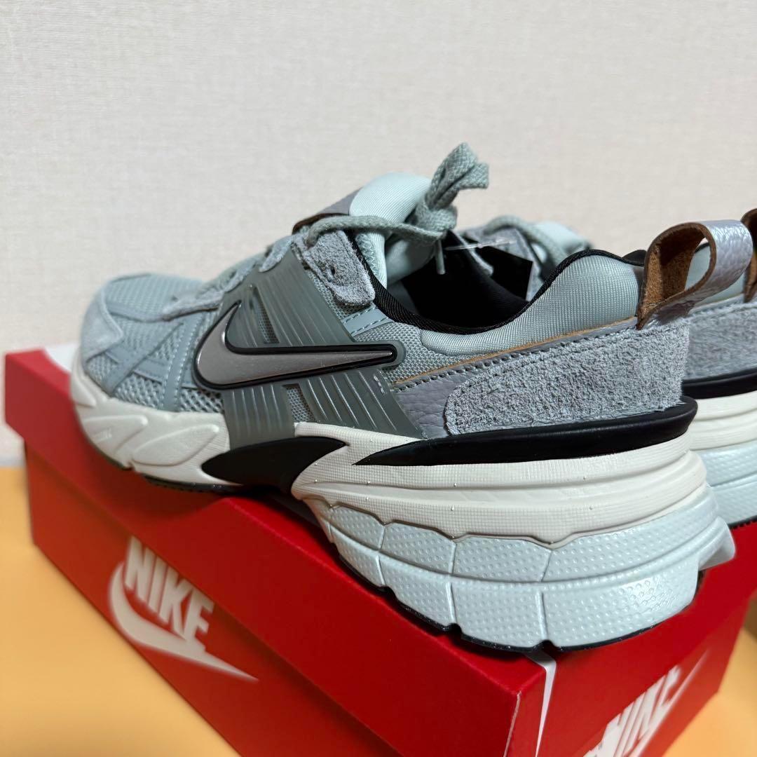 NIKE V2K RUN FN6703-003 新品　28.5 — image 3