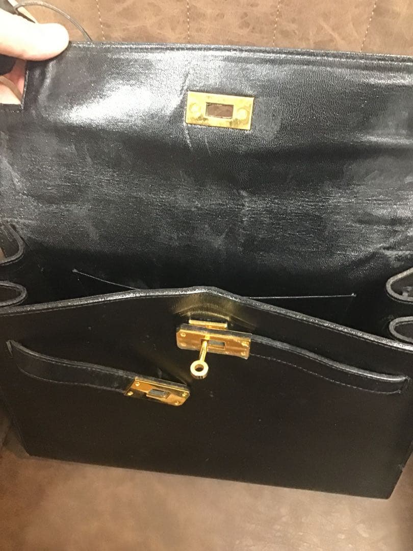ブラックレザー ハンドバッグ — image 3