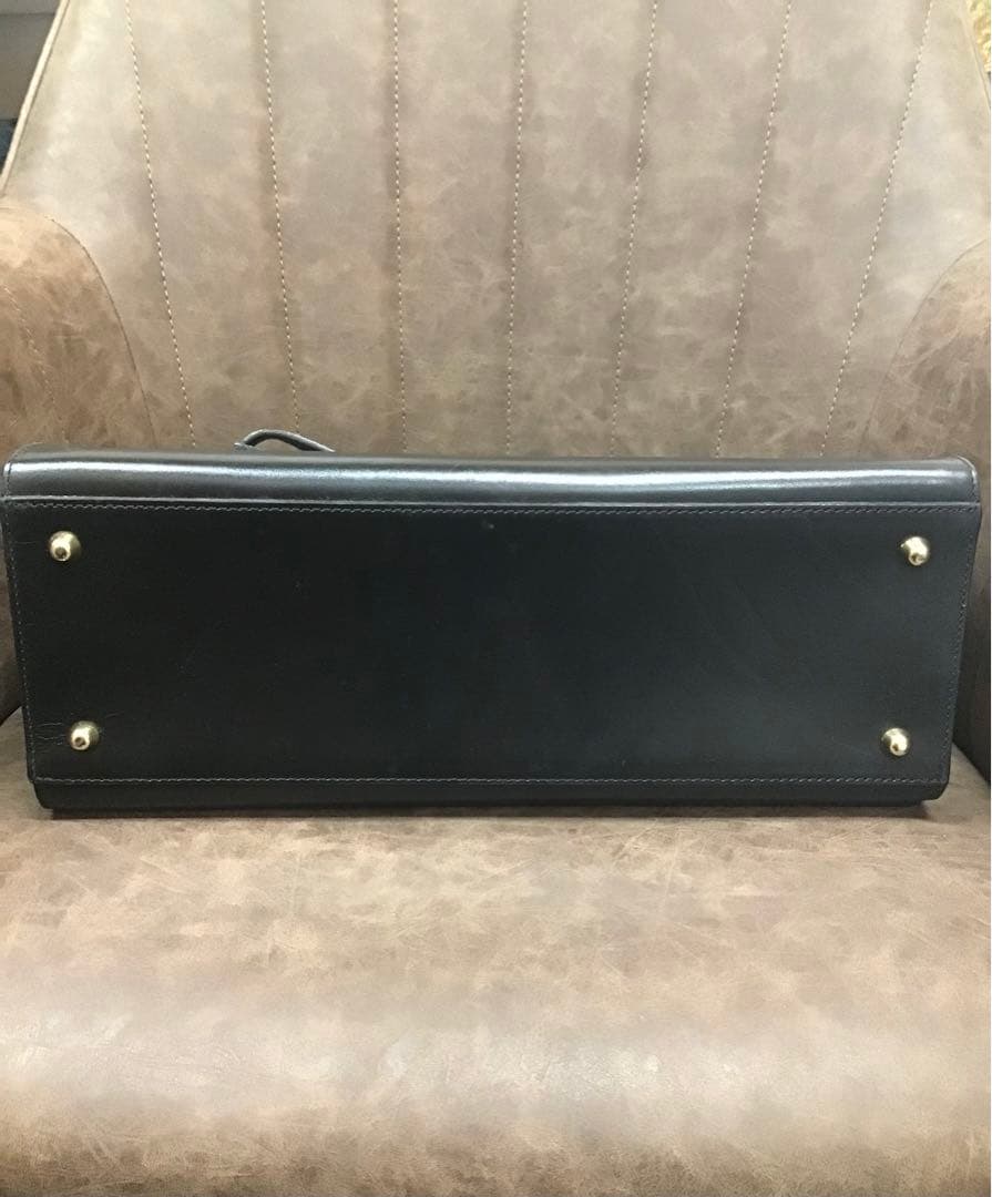 ブラックレザー ハンドバッグ — image 4