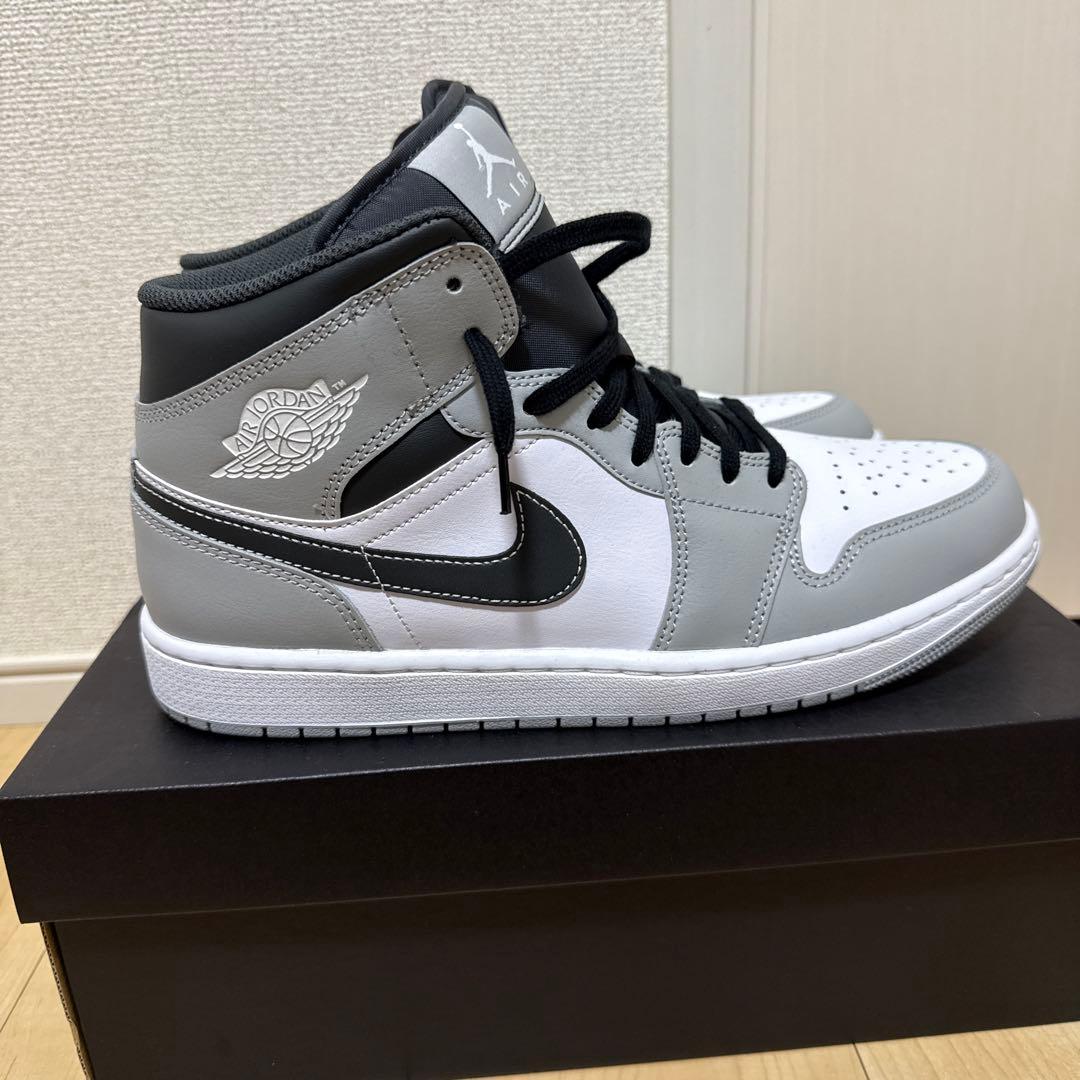 NIKE AIR JORDAN 1 MID — image 2