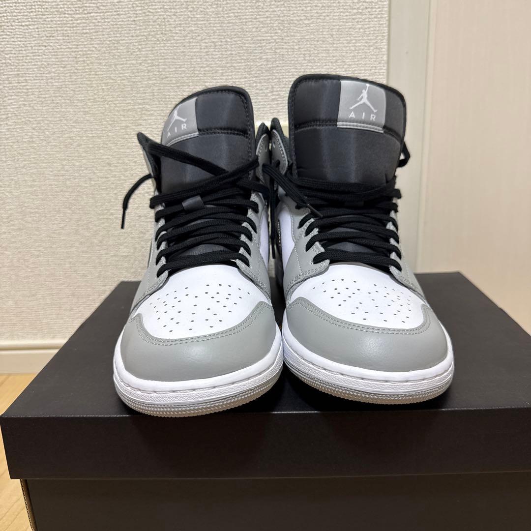 NIKE AIR JORDAN 1 MID — image 4