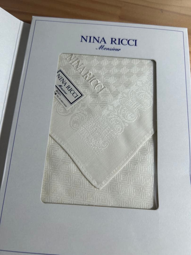 おまけ付きNINA RICCI Courreges ハンカチ 3枚セット — image 2