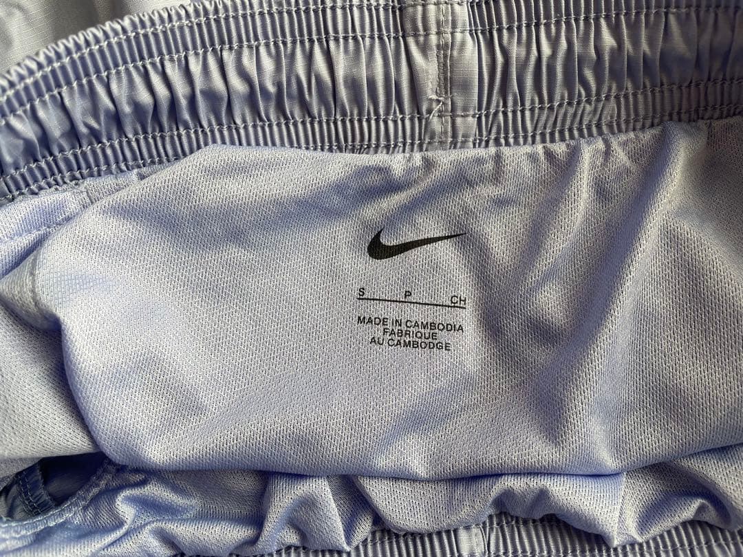 NIKE — image 3