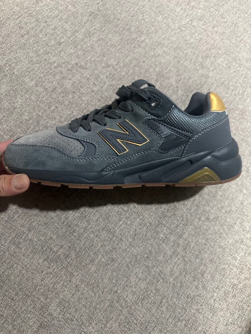 スニーカー グレー ゴールド　26.5 新品 — image 3