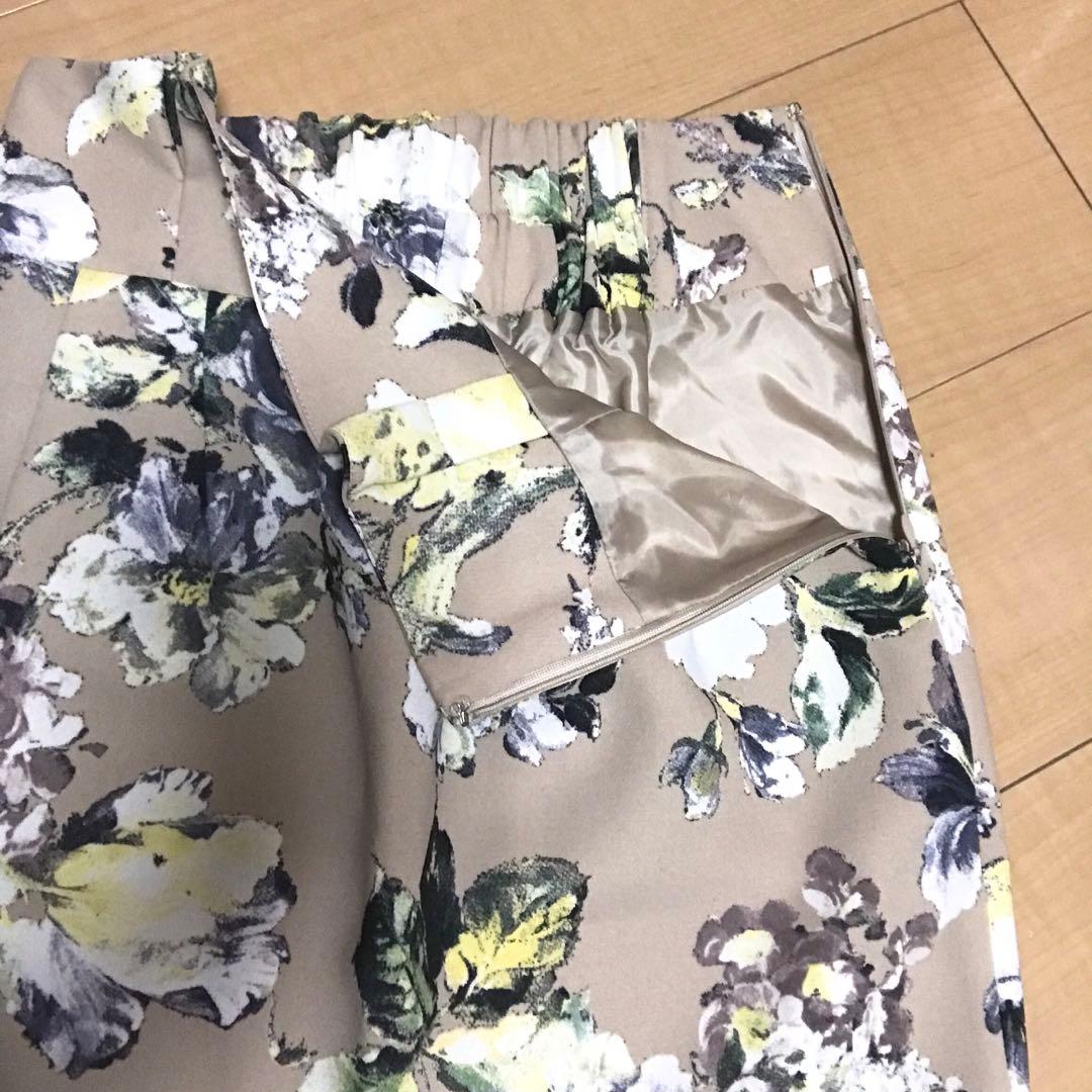 Noela ノエラ 花柄タックタイトミニスカート ベージュ — image 5