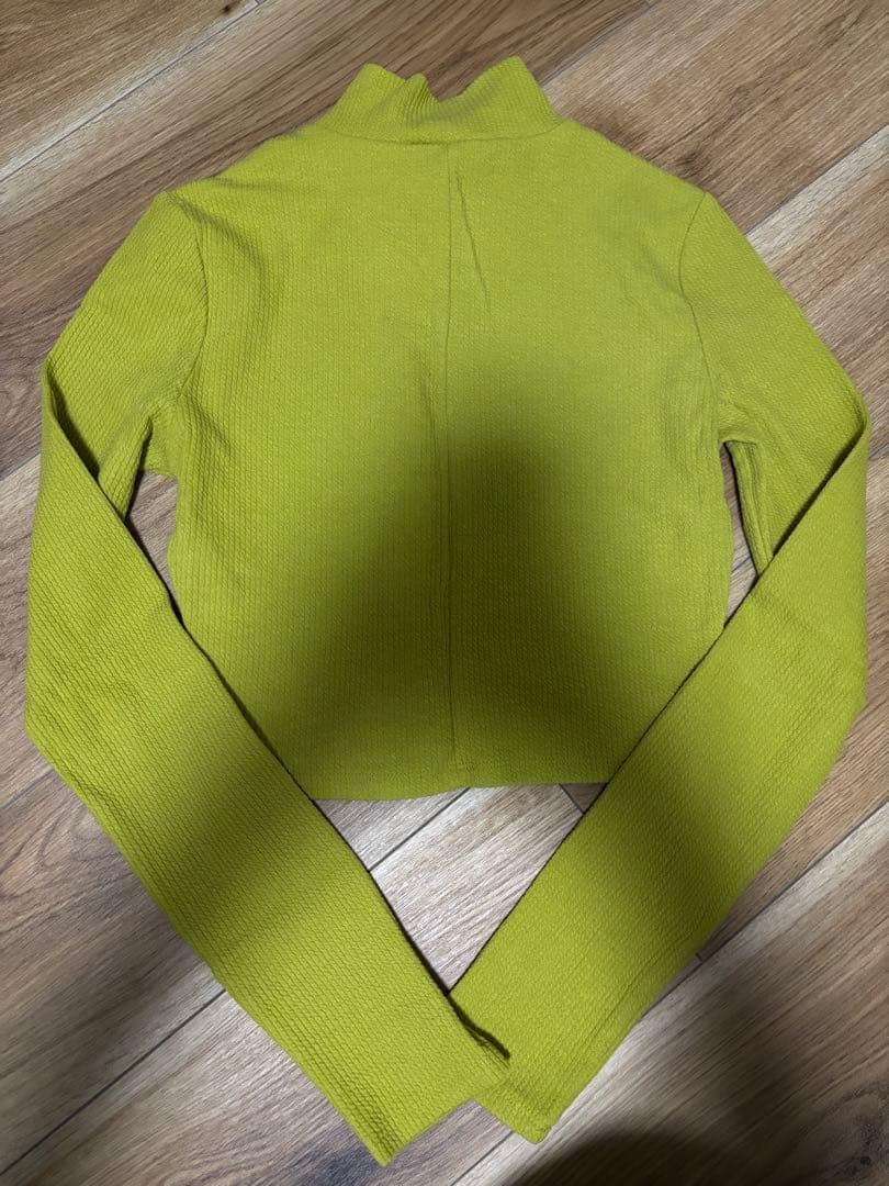 Bershka トップス　クロップド丈 — image 2
