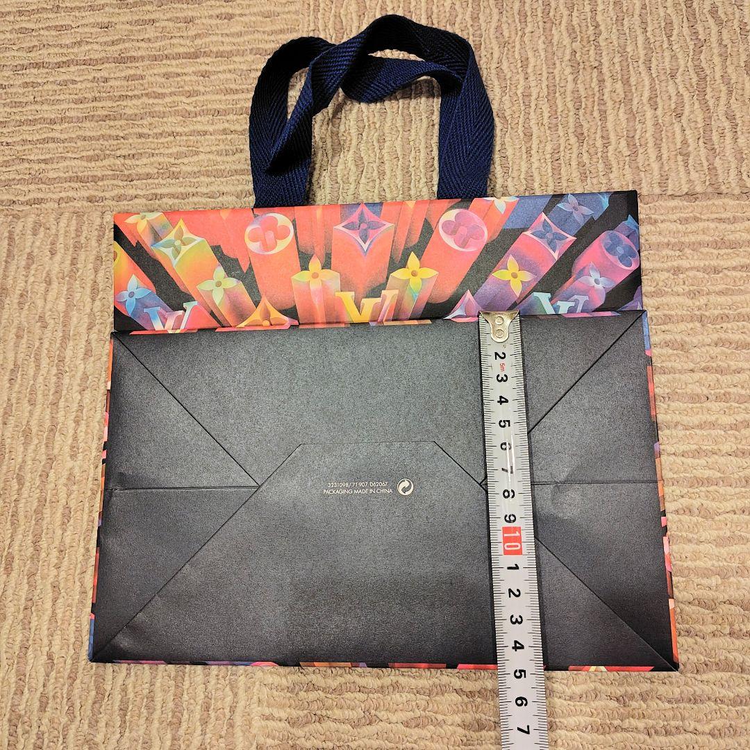 LOUIS VUITTON 　ルイ・ヴィトン　ショッパー 限定デザイン — image 5