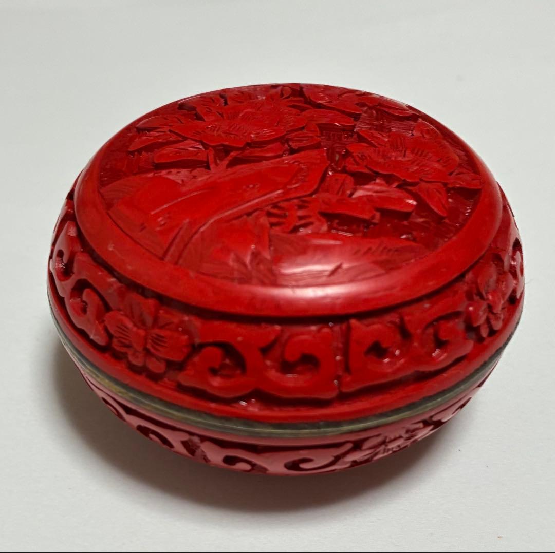中国 堆朱 （ついしゅ）小物入れ 香合 蓋付き 漆器 彫刻 花柄 朱漆 — image 2
