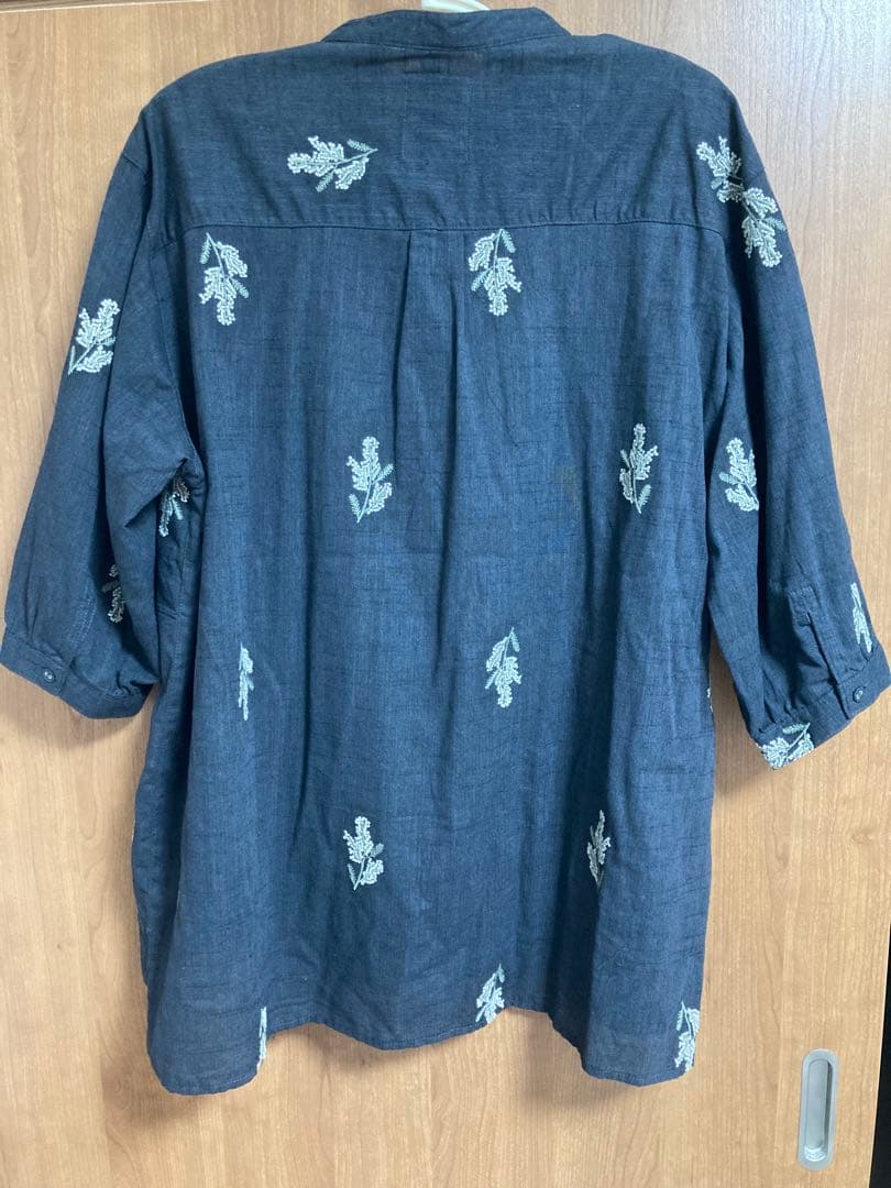 colouca 刺繍入り 五分袖 ブラウス 3Lサイズ　新品タグ付 — image 2