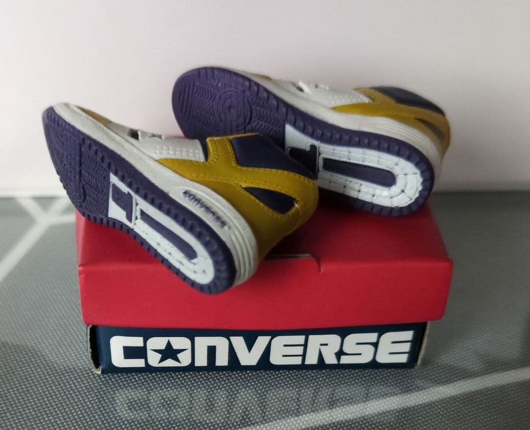 CONVERSE ミニフィギュア WEAPON HI ゴールド/パープル — image 2