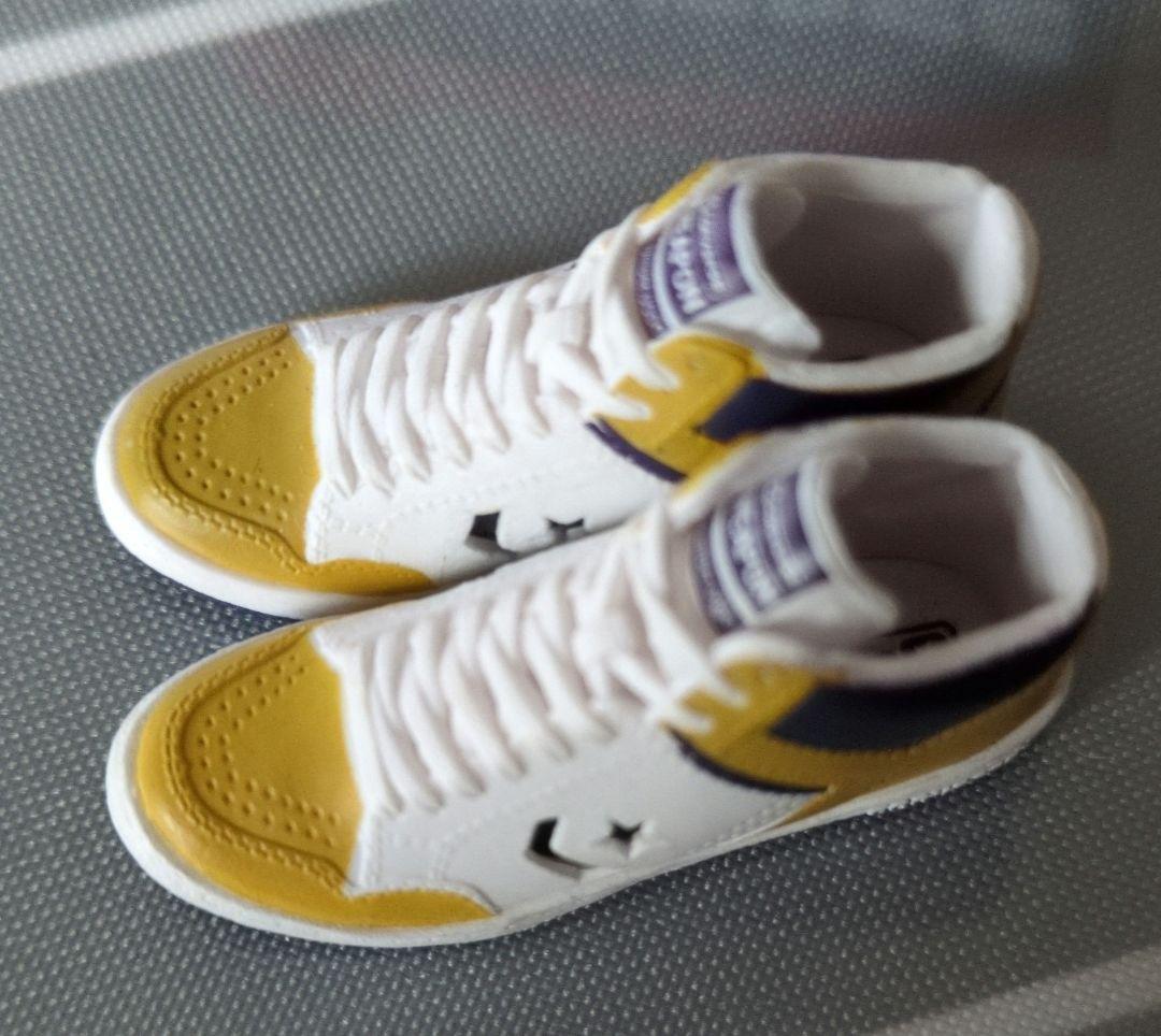 CONVERSE ミニフィギュア WEAPON HI ゴールド/パープル — image 3