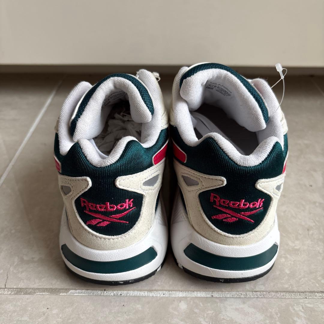 Reebok スニーカー ホワイト グリーン レッド　24cm — image 4