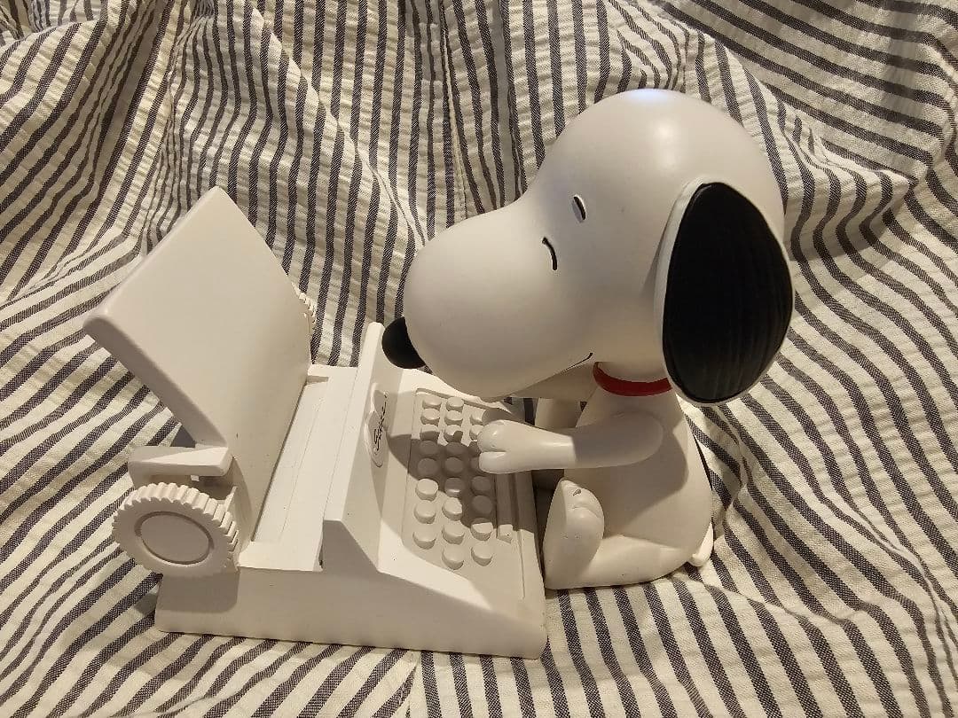 【新品・未使用】PEANUTS スヌーピー スマホスタンド ホールマーク — image 2
