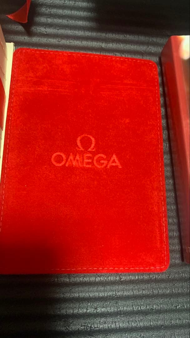 OMEGA 時計 ボックスと保証書 — image 3
