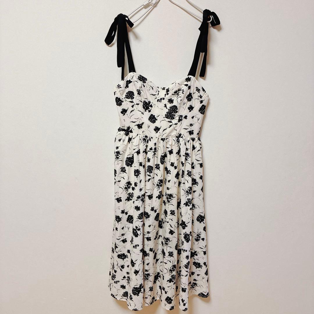 SHEIN フラワープリントアイボリーブラックキャミワンピース M — image 2