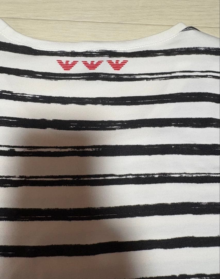 ARMANI JEANS アップルモチーフ ボーダー Tシャツ — image 4
