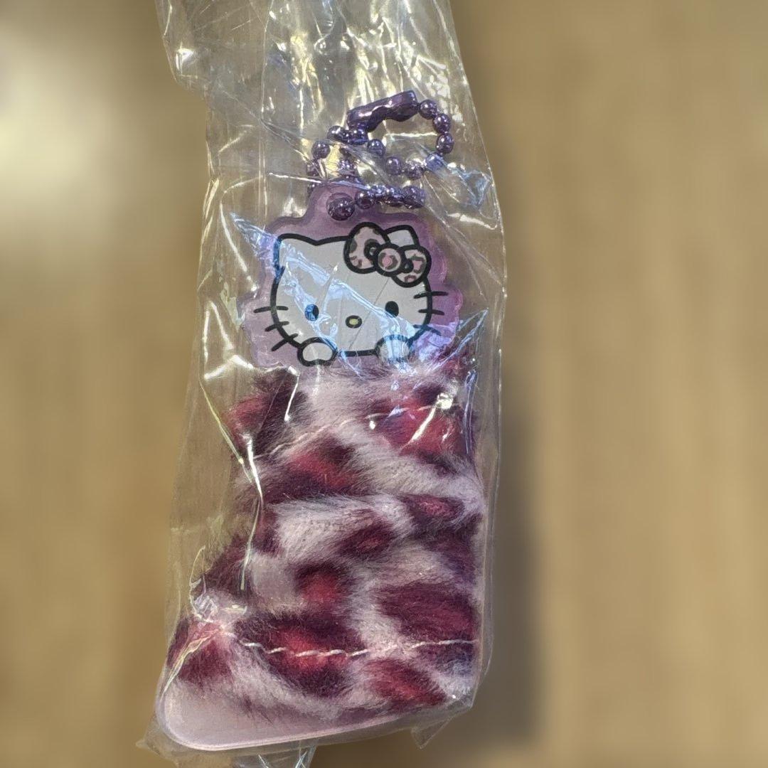 ハローキティ 平成レトロ ギャルソックス キーホルダー — image 2