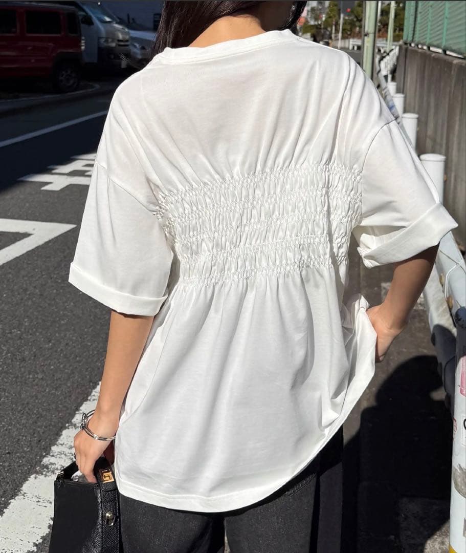 RANAN(ラナン) 多機能シャーリングプリントTシャツ 白 — image 4