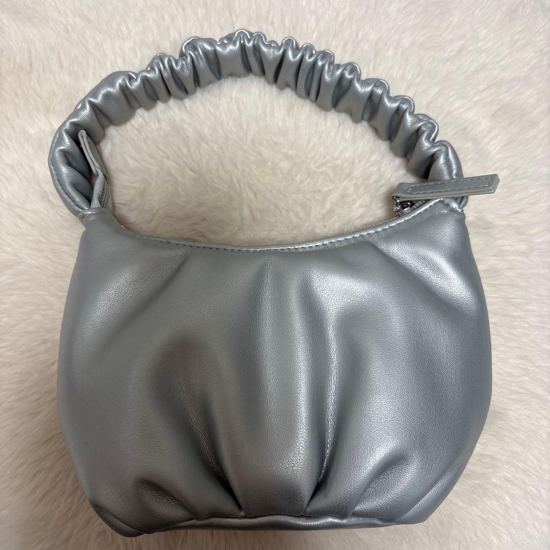 esther bunny バッグ　ポーチ　シルバー　GUコラボ — image 2