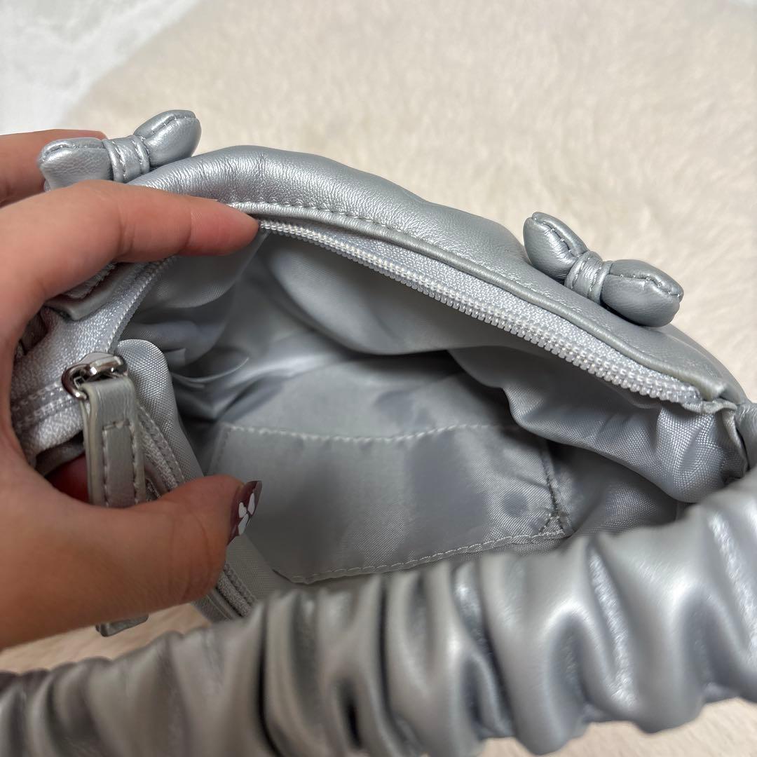 esther bunny バッグ　ポーチ　シルバー　GUコラボ — image 3