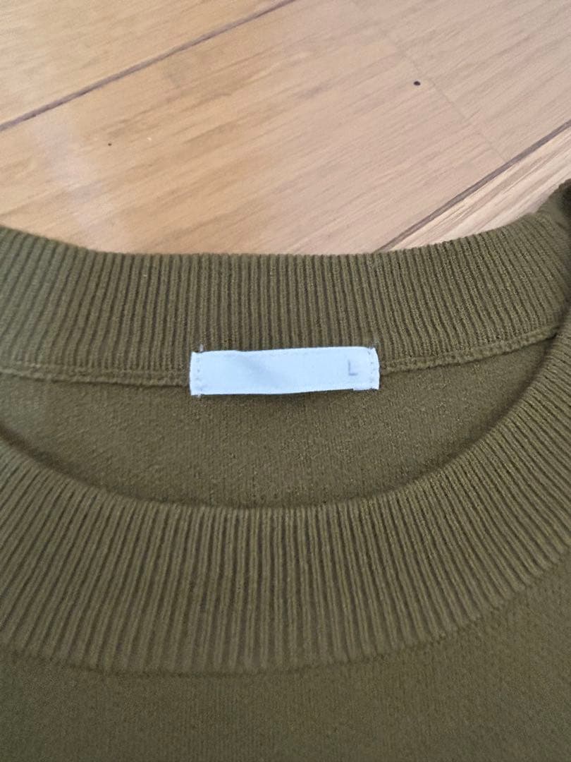 【美品】GU オリーブグリーン クルーネックセーター Lサイズ — image 2