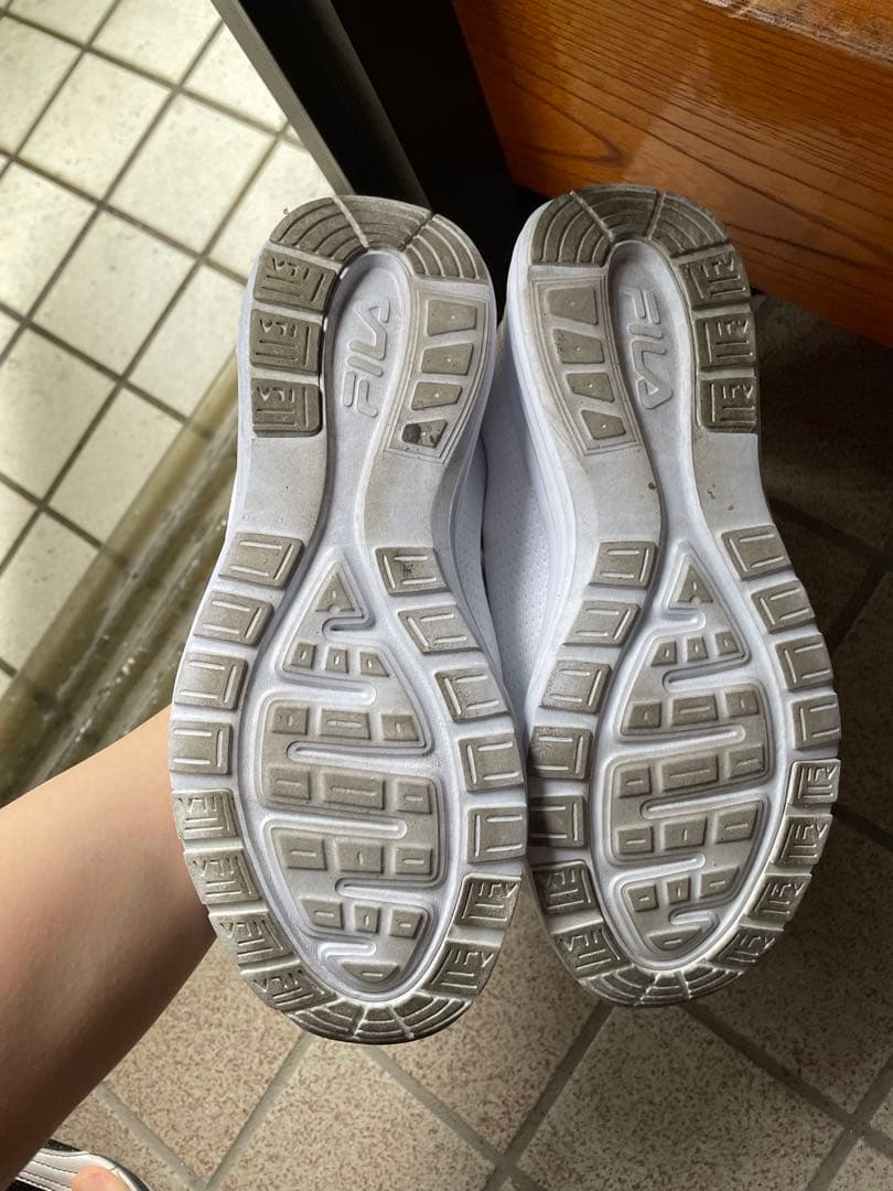 FILA ホワイト スニーカー — image 5