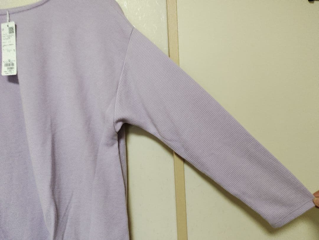 ikka 新品タグつき　リップル裾タックカットソー — image 4