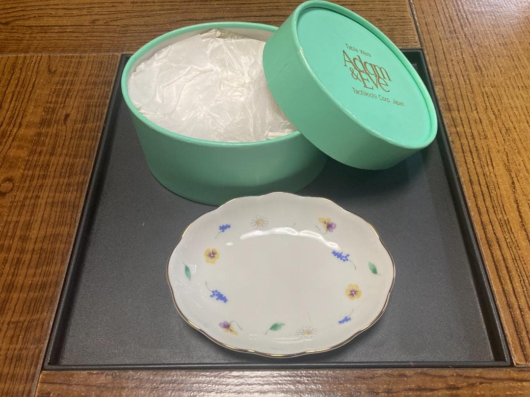 【未使用美品】Adam & Eve たち吉 陶磁器 小皿 5枚セット ＊箱あり — image 2