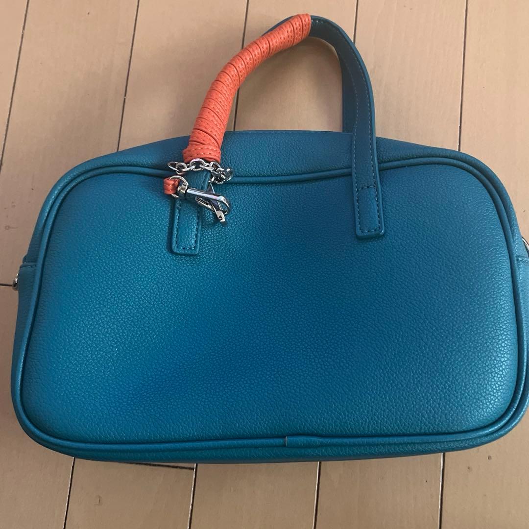 ポーチ付きバイカラーハンドバッグ — image 4