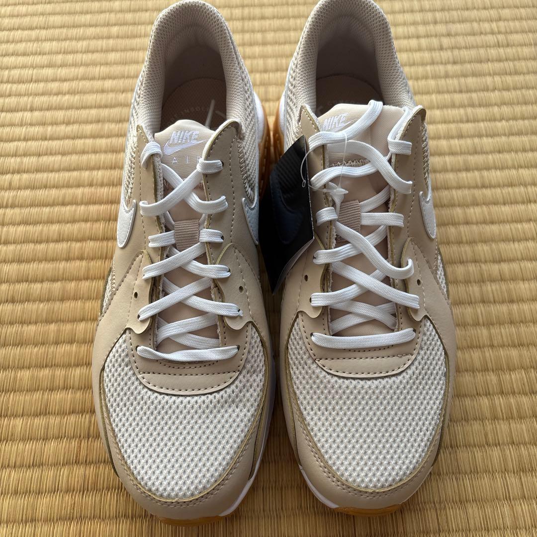 NIKE ウィメンズ　AIR MAX エクシー HJ3856-199 ベージュ — image 2