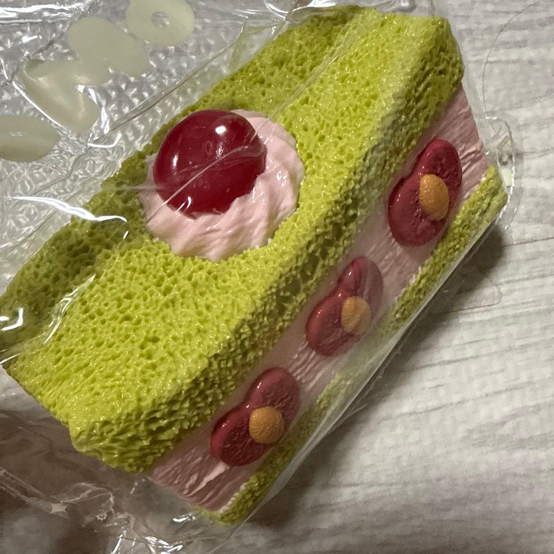 MOMO スクイーズ サンドイッチケーキ — image 2