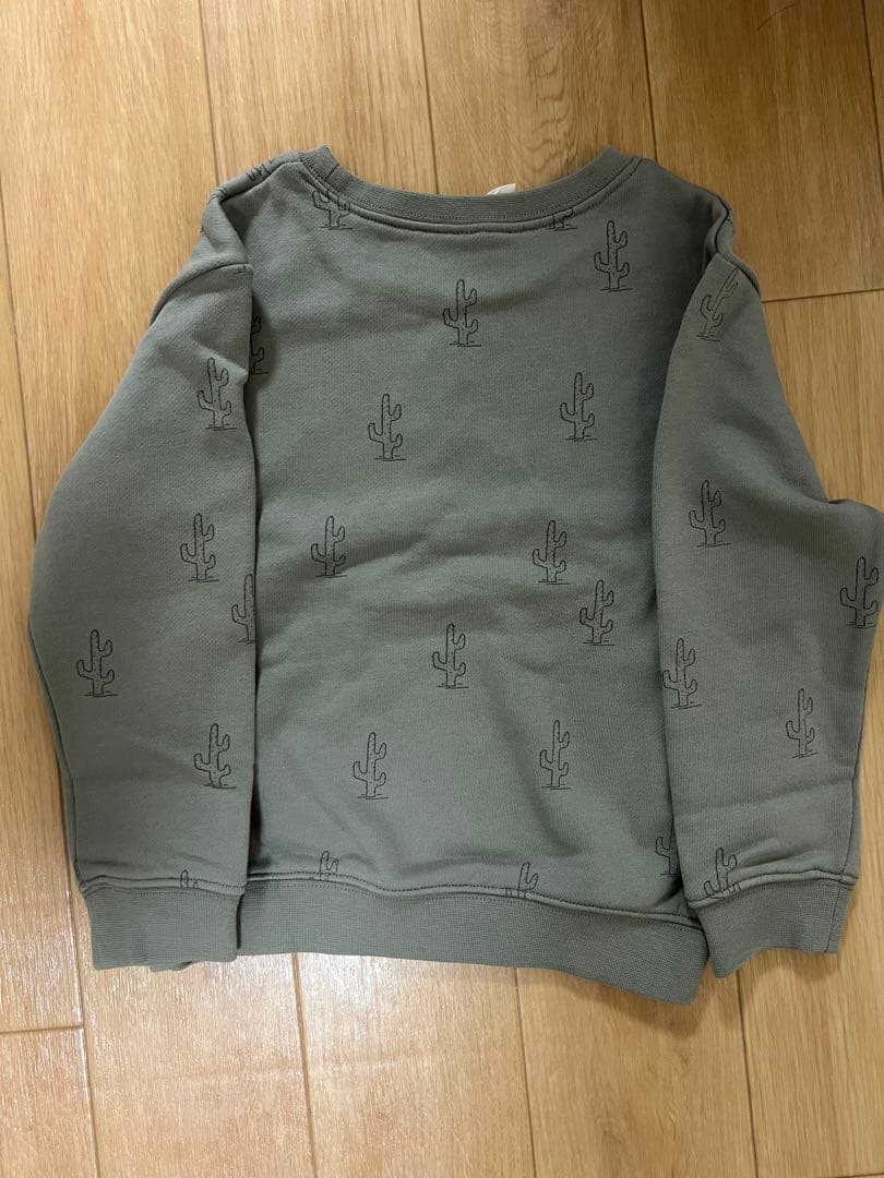 ライリーアンドクルー　トレーナー　オリーブ色　新品未使用タグ付き✨ — image 3