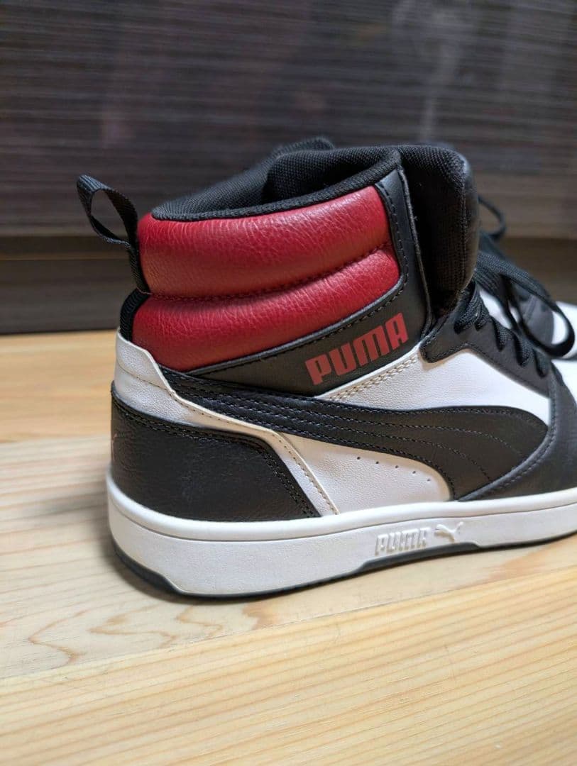 美品PUMA ハイカットスニーカー ブラック ホワイト レッド — image 4