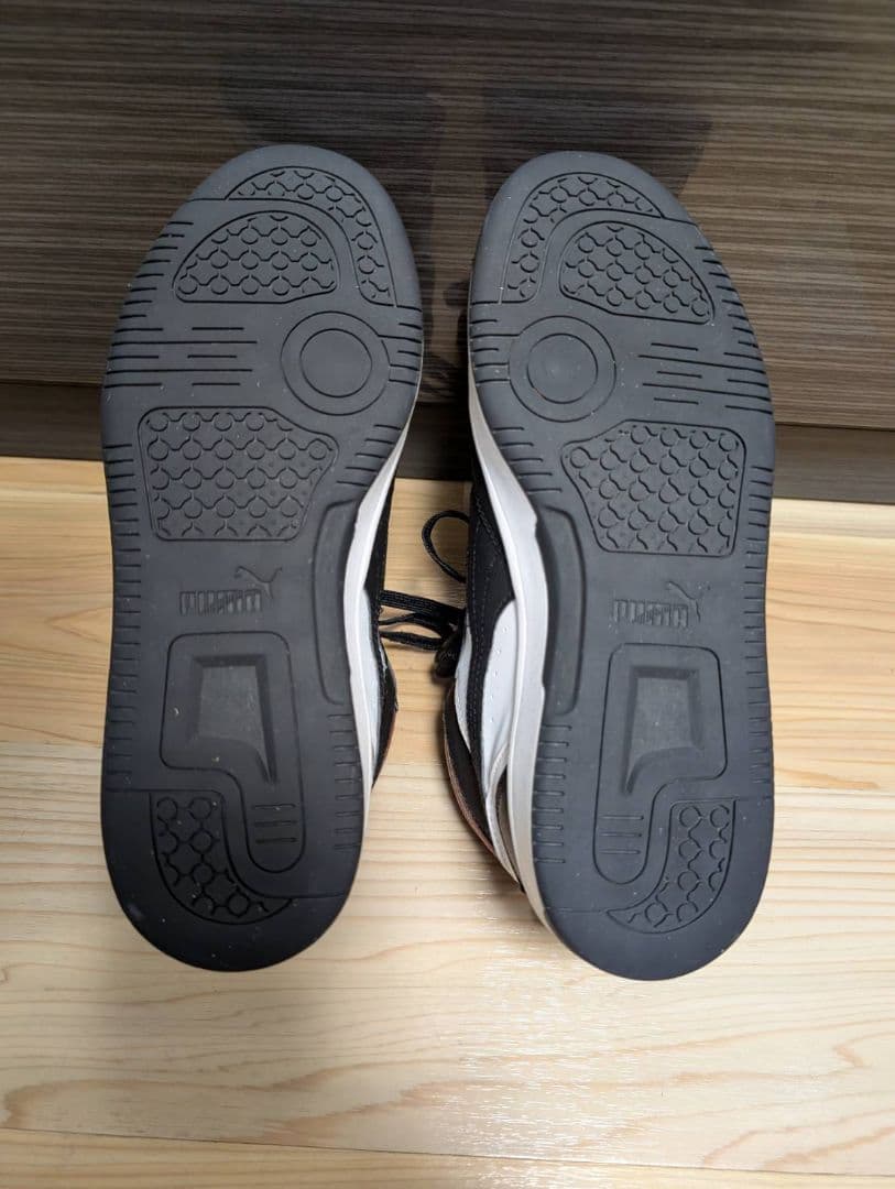 美品PUMA ハイカットスニーカー ブラック ホワイト レッド — image 5