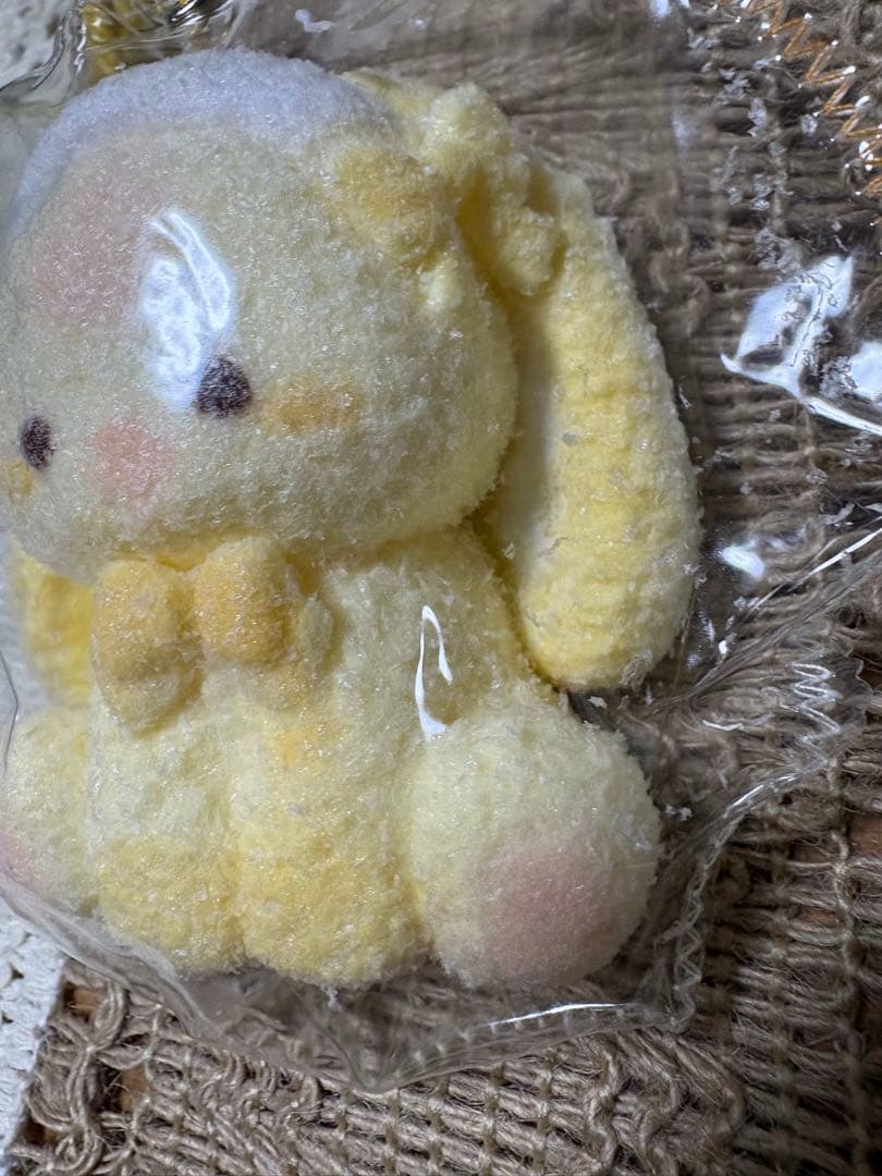 タイムセール　新品　長耳　うさぎ　粉付き　スクイーズ　チャーム付き — image 2