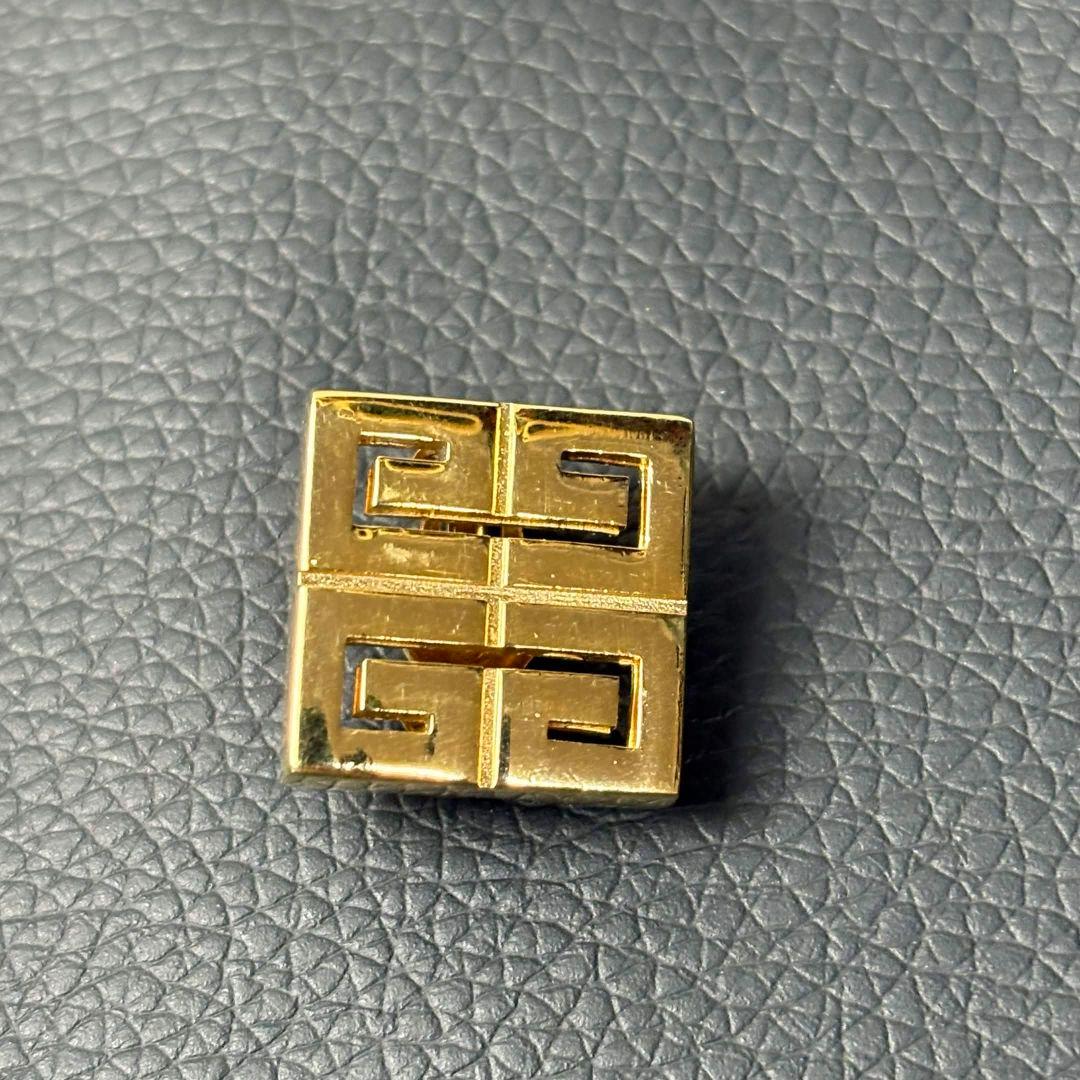 ジバンシー 1977 イヤリング ロゴ ゴールド 両耳 アクセサリー — image 2