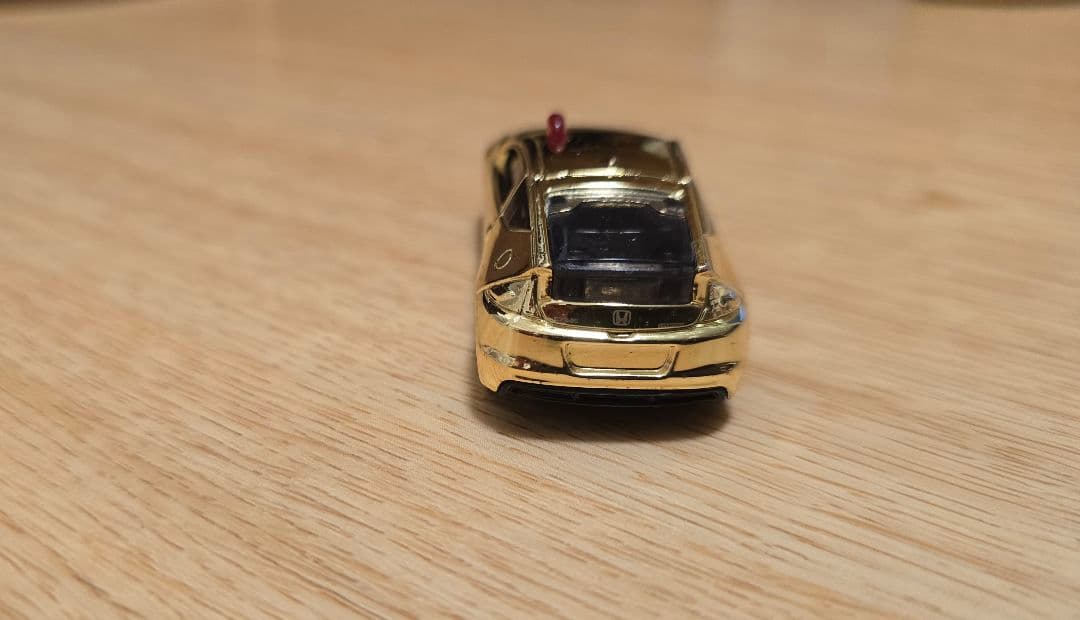 トミカ　ホンダ CR-Z 覆面パトロールカー 金メッキバージョン — image 3