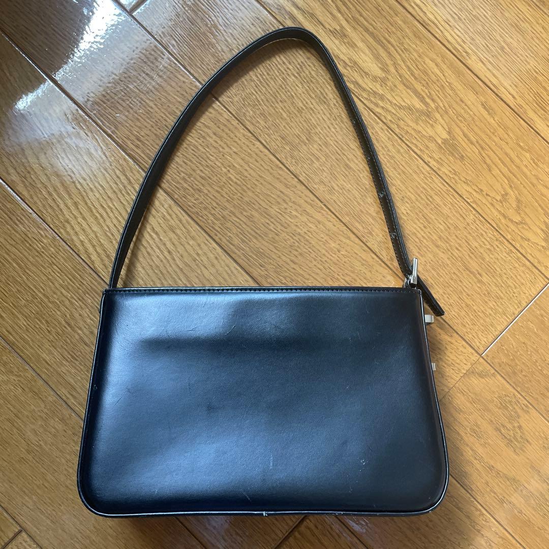 courrèges シンプル黒ハンドバッグ — image 2
