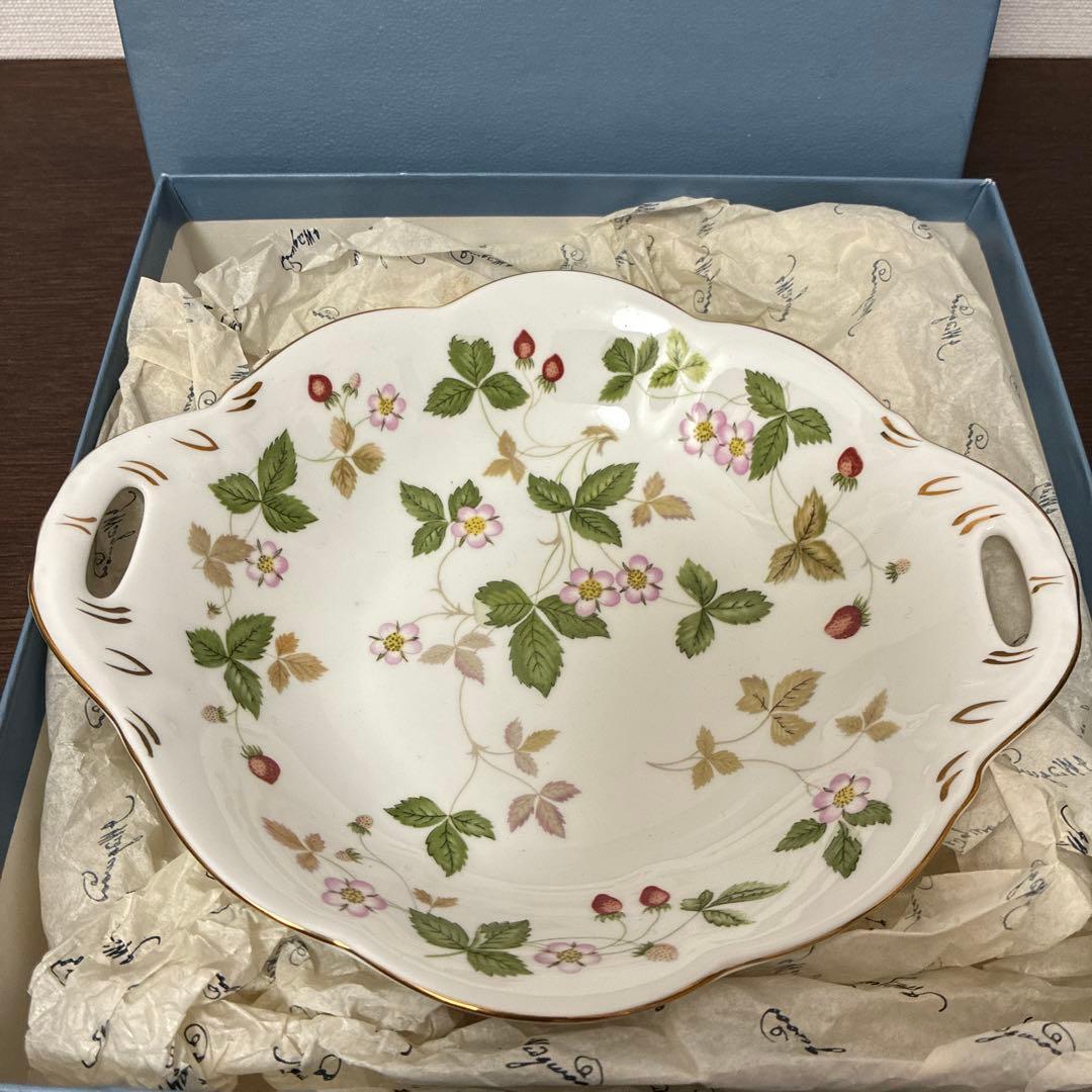 WEDGWOOD ワイルドストロベリー　お皿　プレート　黒壺刻印 — image 2