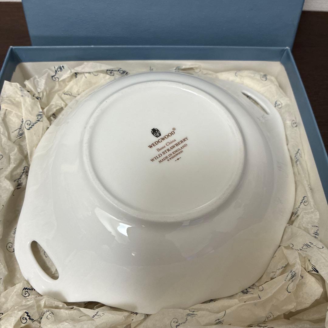 WEDGWOOD ワイルドストロベリー　お皿　プレート　黒壺刻印 — image 4