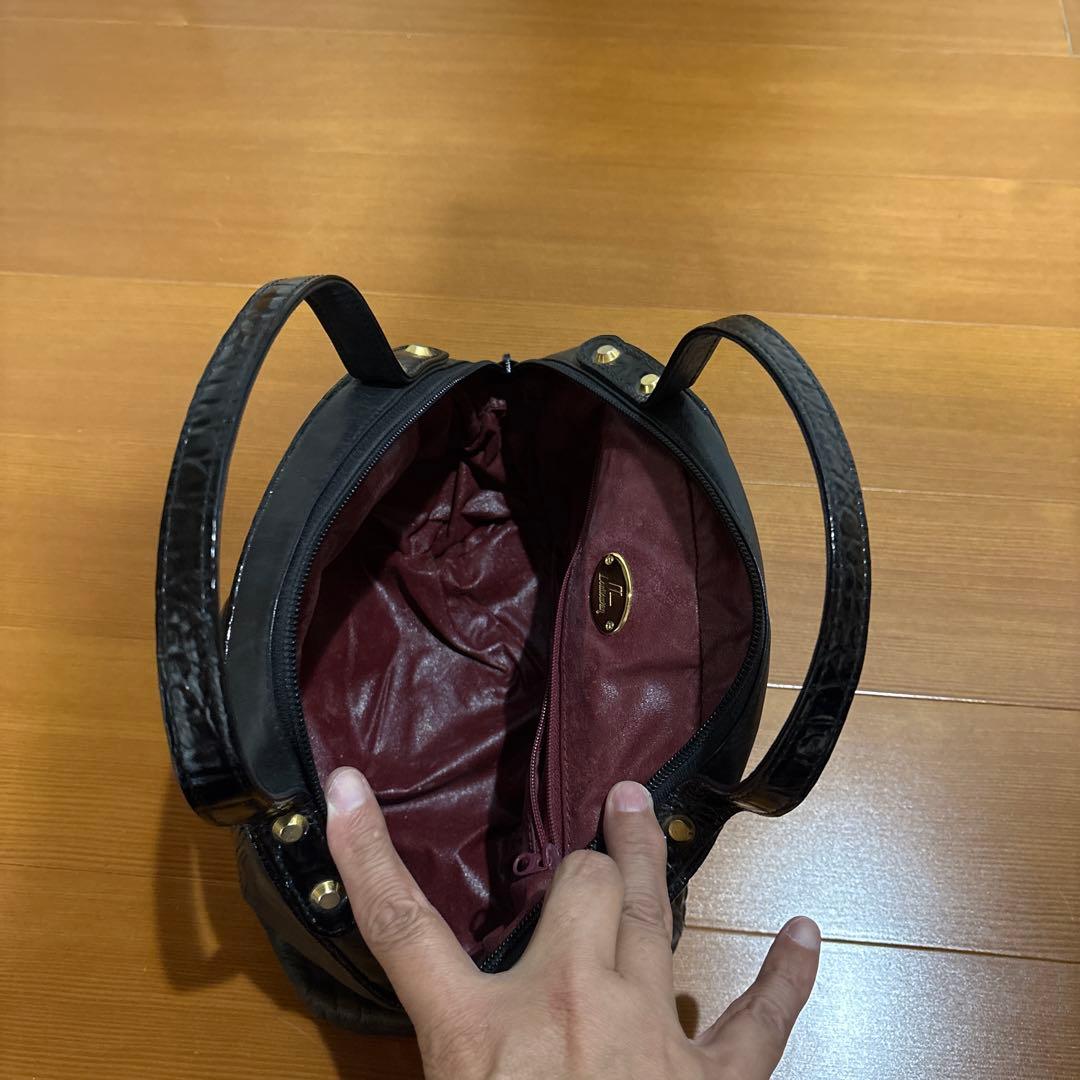 クロコ型押し ハンドバッグ ブラック — image 5