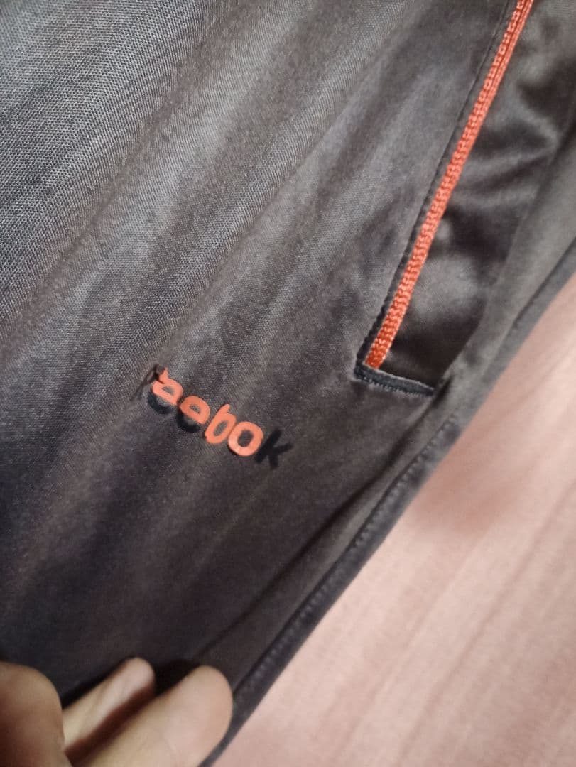 Reebokリーボック 薄手ジョガージャージパンツ グレー — image 2
