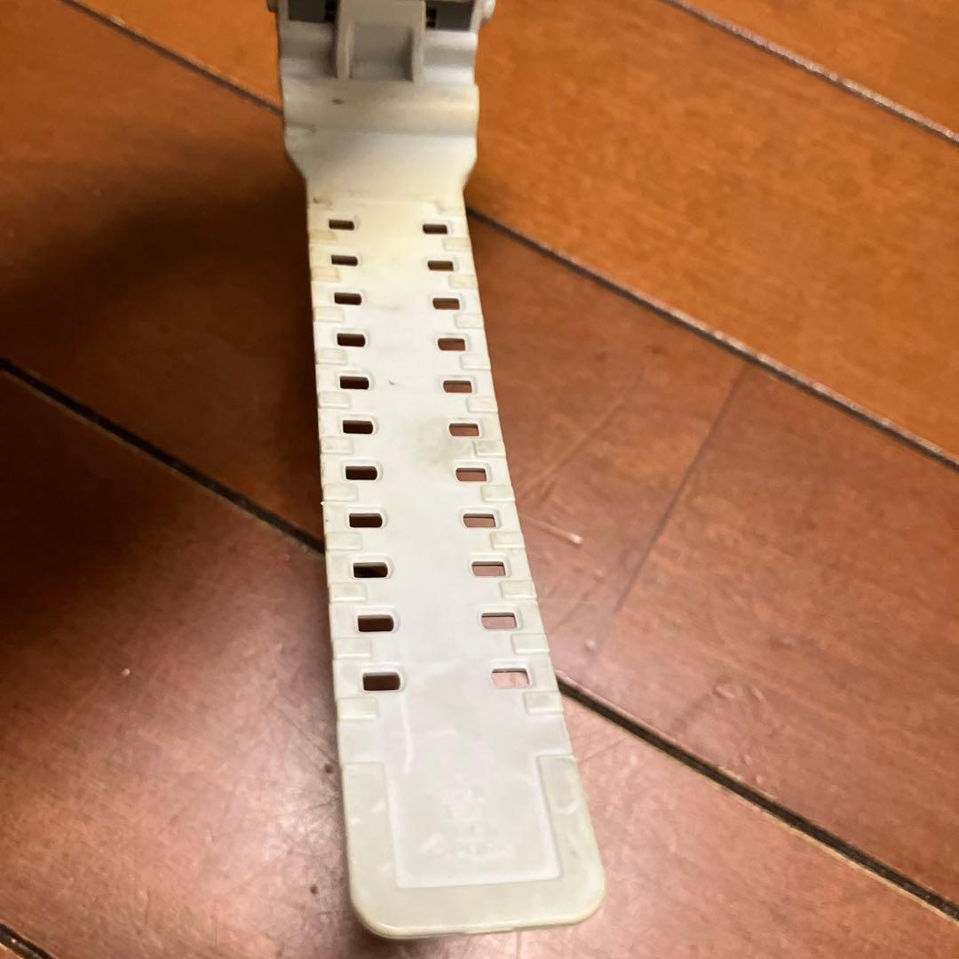 ジャンク品 CASIO G-SHOCK GA-110SN 本体 ホワイト — image 4