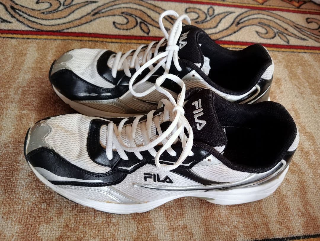 FILA ランニングシューズ ホワイト ブラック — image 4