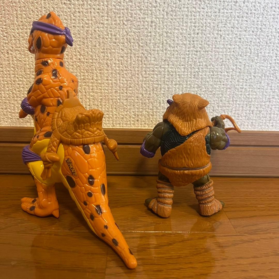 ミュータント　タートルズ　ケイブ　フィギュア2セット — image 5