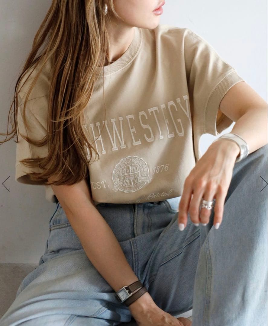 Bonjour Sagan カレッジ刺繍ピグメントスウェットTシャツ — image 2
